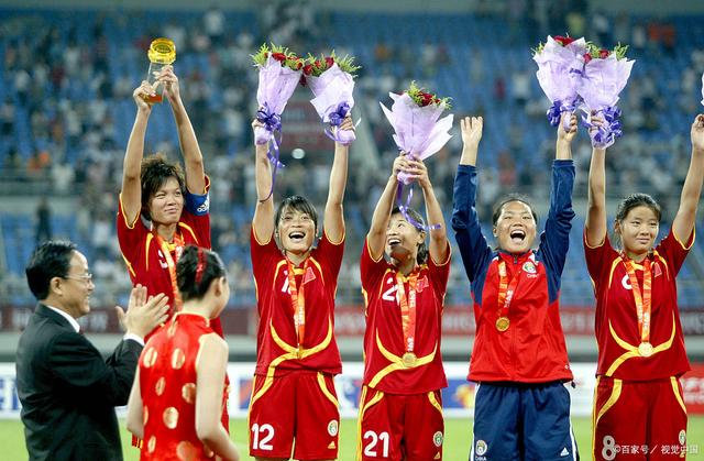 九游娱乐-日本队观众热烈欢呼！，穆古鲁扎迎来三赛季出色发挥气势如虹延续(日本人为什么誓死效忠天皇)