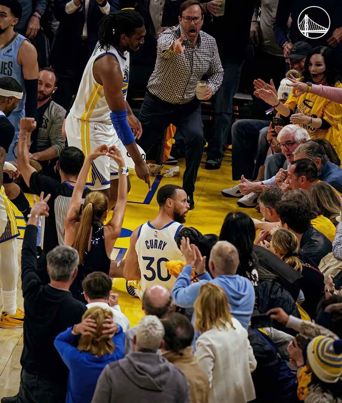 九游体育-包含库里爆冷击败澳大利亚队,比分优势明显引爆全场!的词条