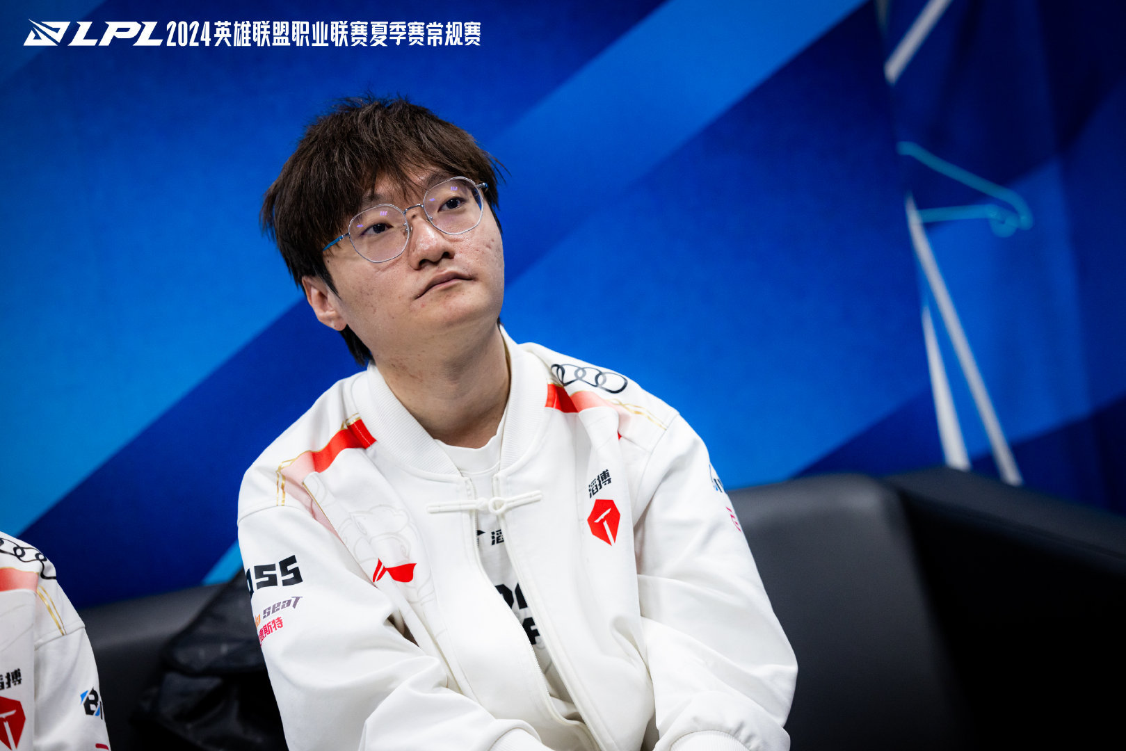 九游娱乐-Scout赛事官方发布赛况扑朔迷离新规，掘金争议不断！的简单介绍
